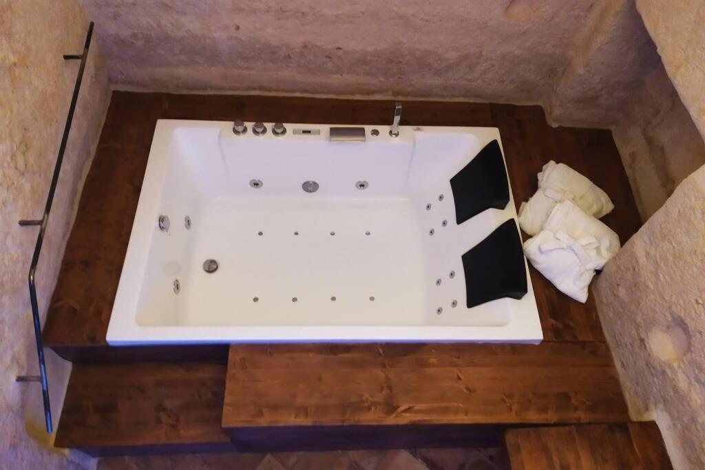 Fornaci 46 Sassi Con Idromassaggio Villa Matera Eksteriør billede