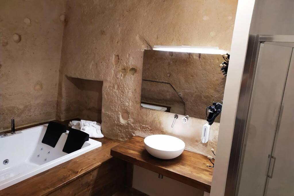 Fornaci 46 Sassi Con Idromassaggio Villa Matera Eksteriør billede